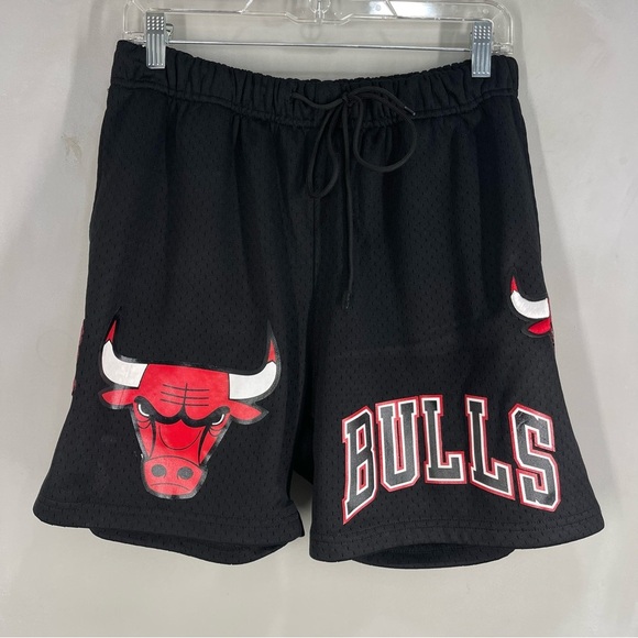 NWT PRO STANDARD CHICAGO BULLS BLACK MESH CAPSULE SHORTS Men’s Size Medium - Picture 6 of 15